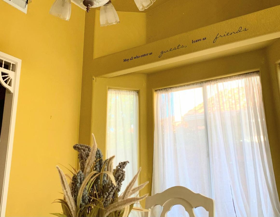 Festive Haven Room Hemet Ngoại thất bức ảnh