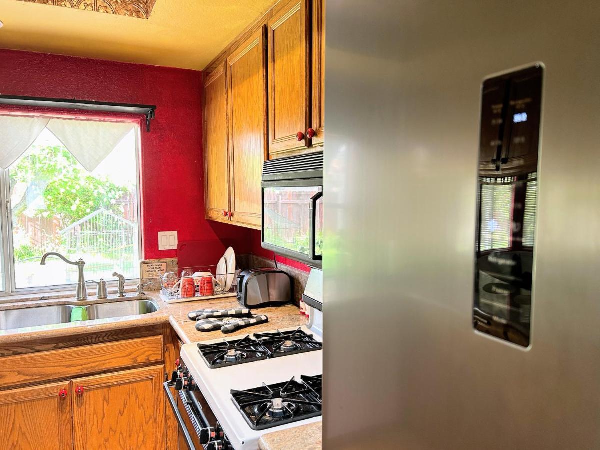 Festive Haven Room Hemet Ngoại thất bức ảnh